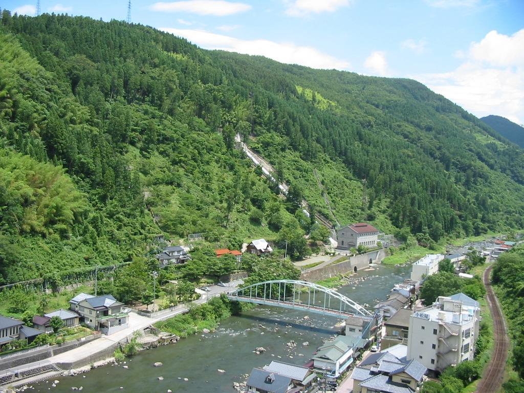 Отель Shinshiyo Хита Экстерьер фото